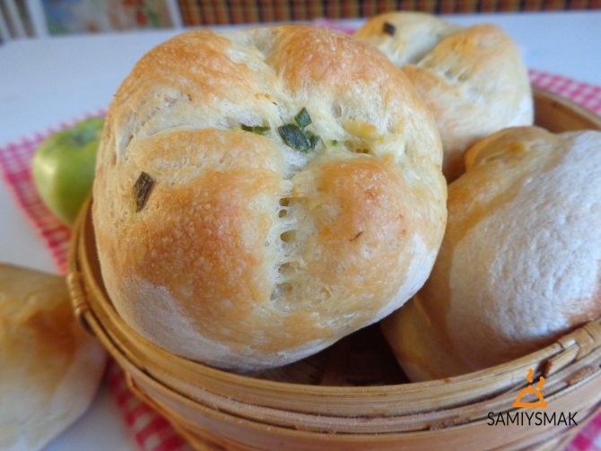 Булочки готовые чесночные