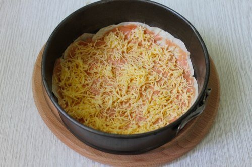 Лаваш в кондитерском круге с сыром