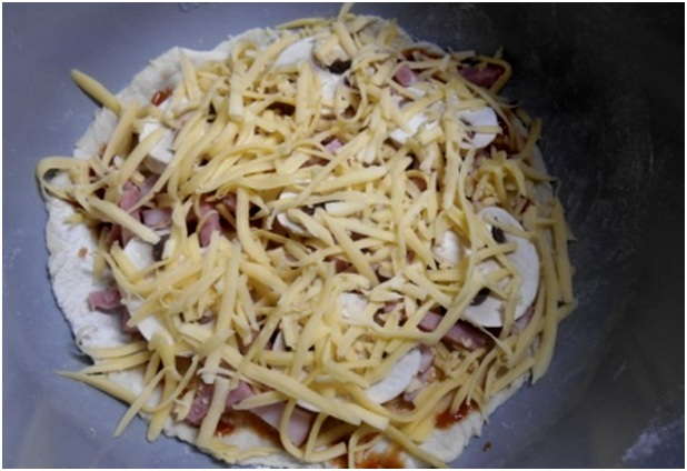 посыпать сыром