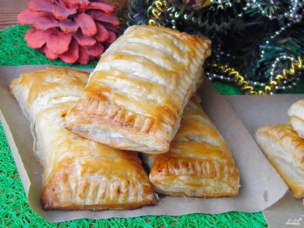 Слойки с творогом из готового слоеного теста