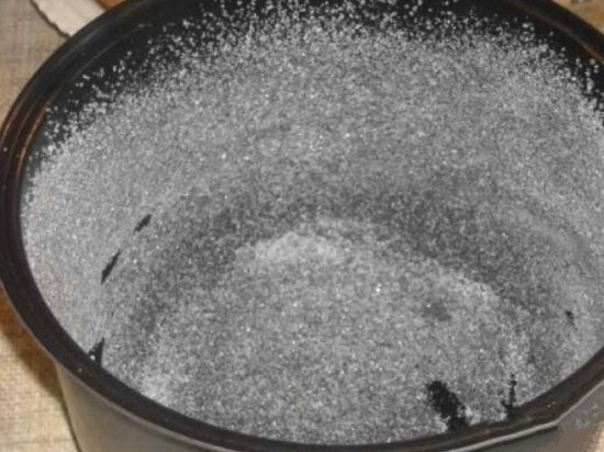 Смажем мультиварочную чашу маслом мягким