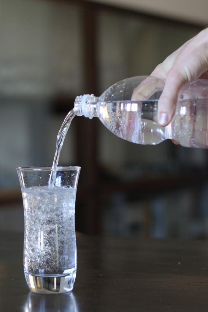 Стакан минералки